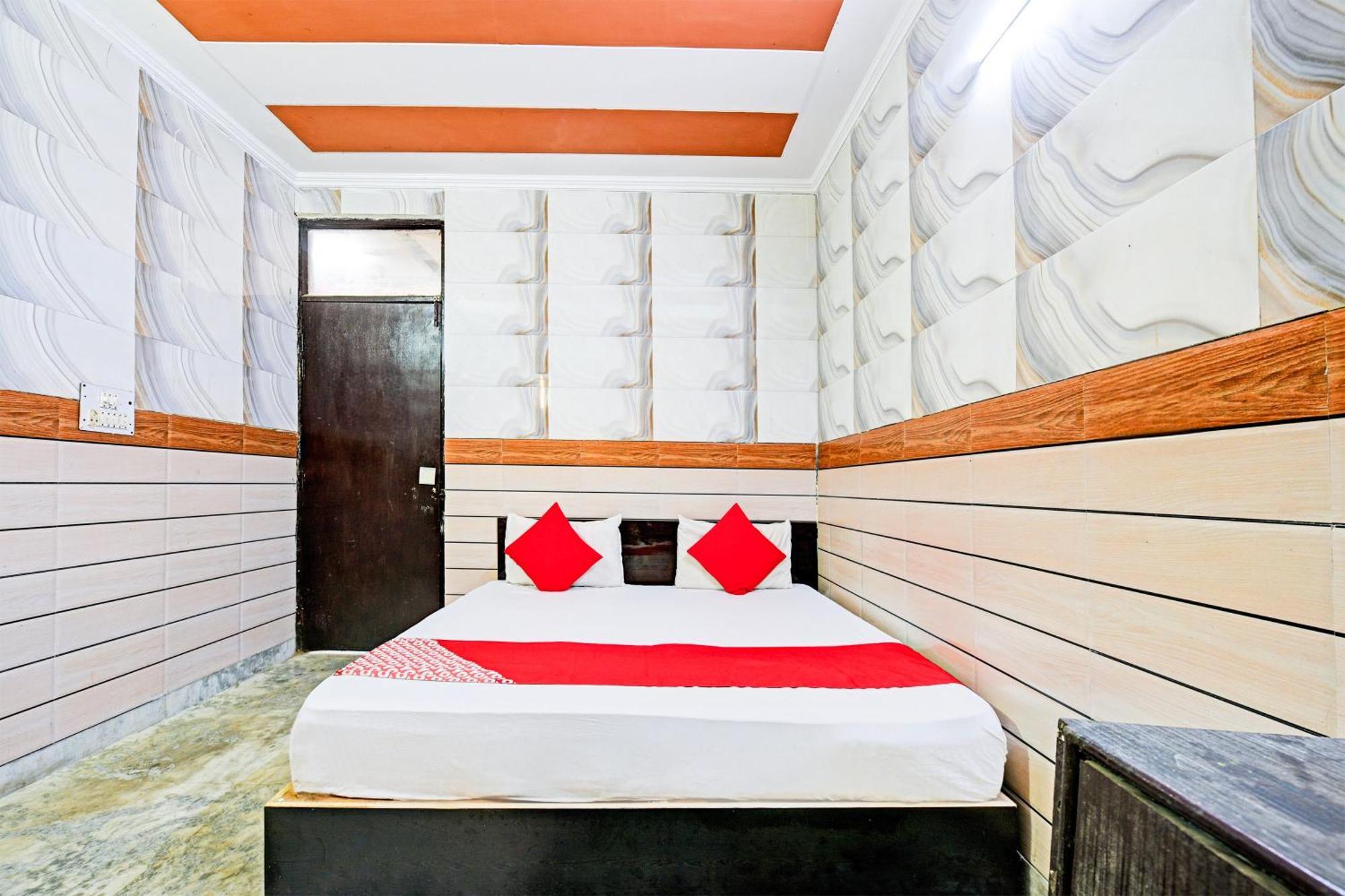 Hotel O Granville New Delhi